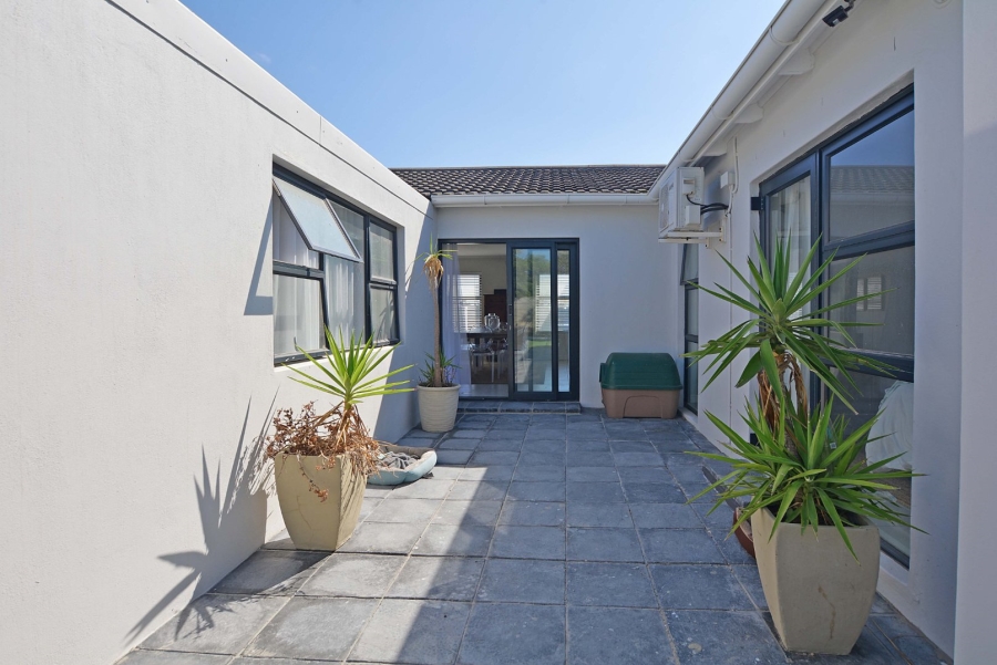 4 Bedroom Property for Sale in Blouberg Rise Western Cape